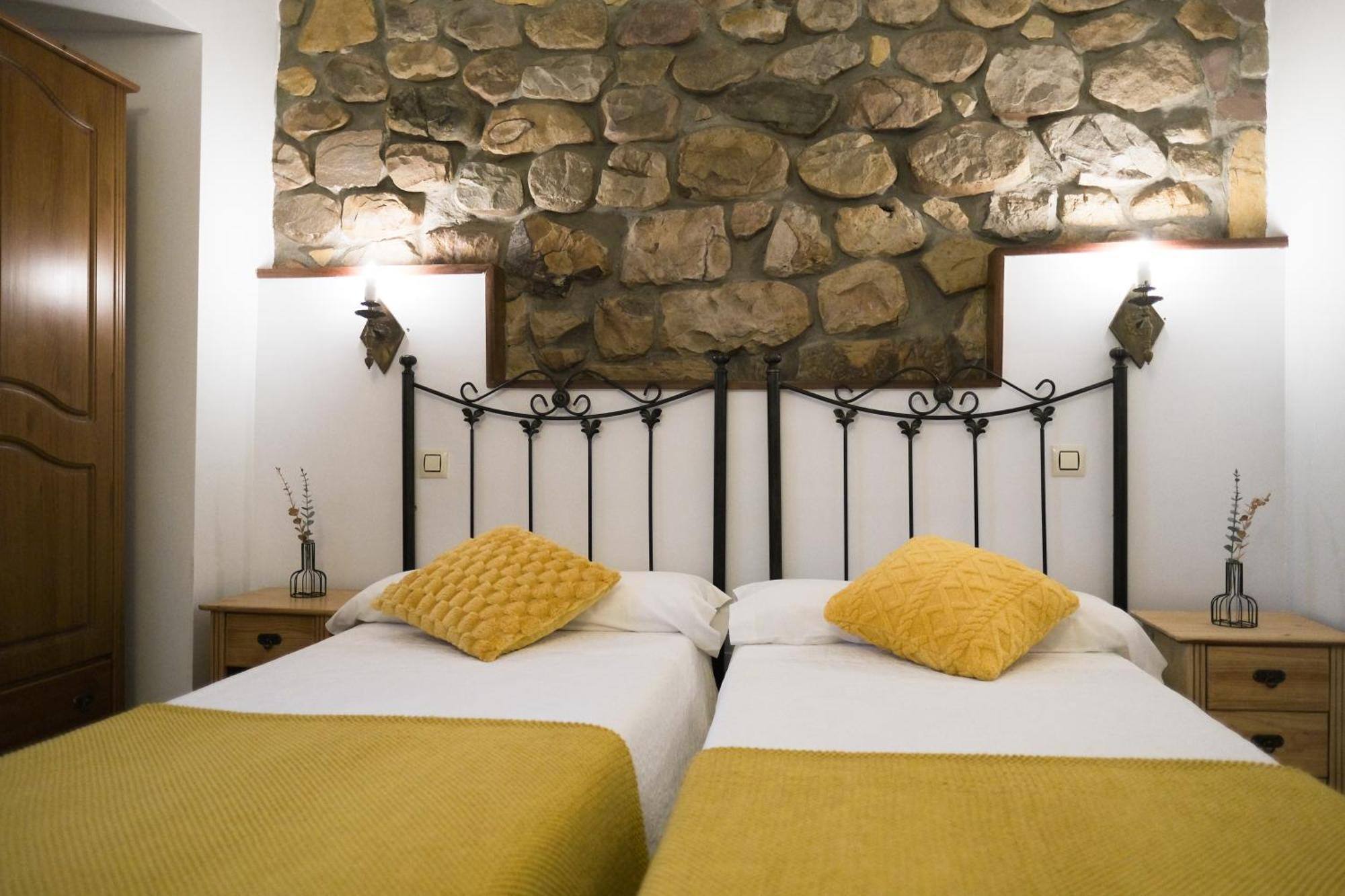 Posada La Estela De Barros Corrales De Buelna Ngoại thất bức ảnh
