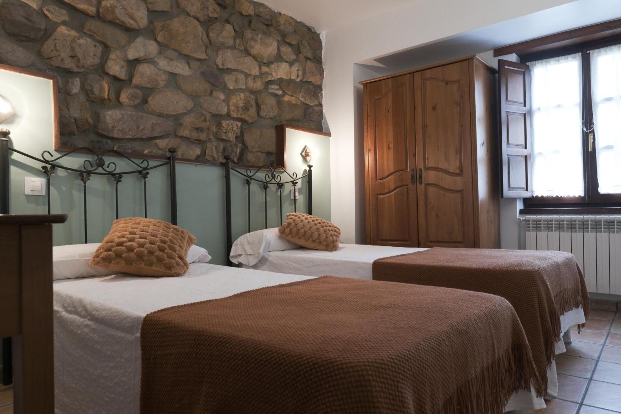 Posada La Estela De Barros Corrales De Buelna Ngoại thất bức ảnh