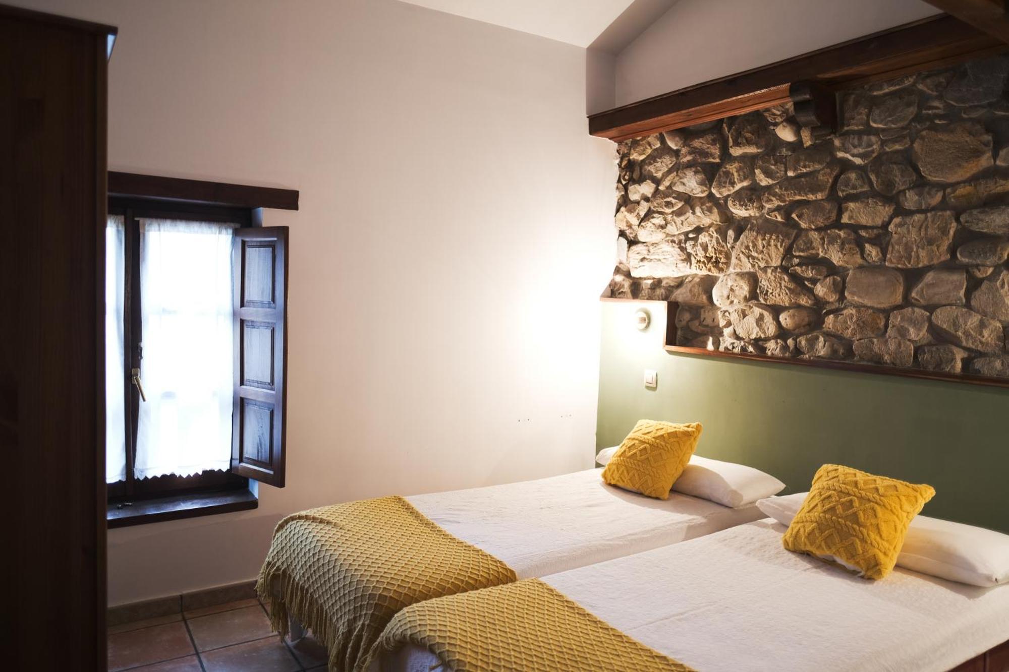 Posada La Estela De Barros Corrales De Buelna Ngoại thất bức ảnh