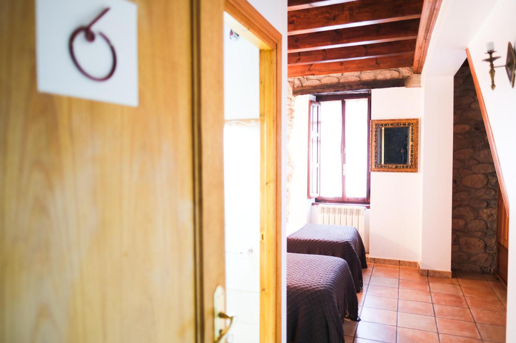 Posada La Estela De Barros Corrales De Buelna Ngoại thất bức ảnh