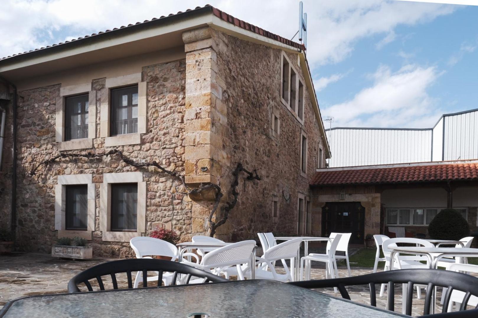 Posada La Estela De Barros Corrales De Buelna Ngoại thất bức ảnh